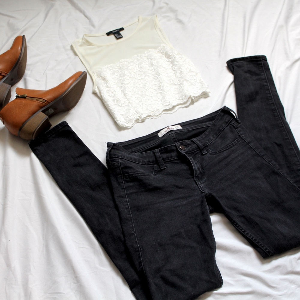 Black Hollister Skinny Jeans 3L